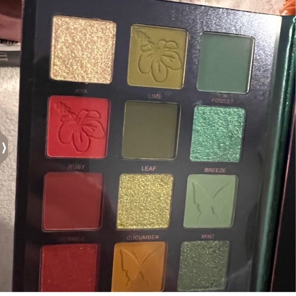 Eyeshadow palette - Picture 5 of 10